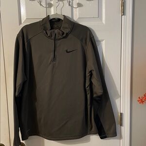 Nike Men's Olive Quarter-Zip Performance Jacket Size XL. EUC